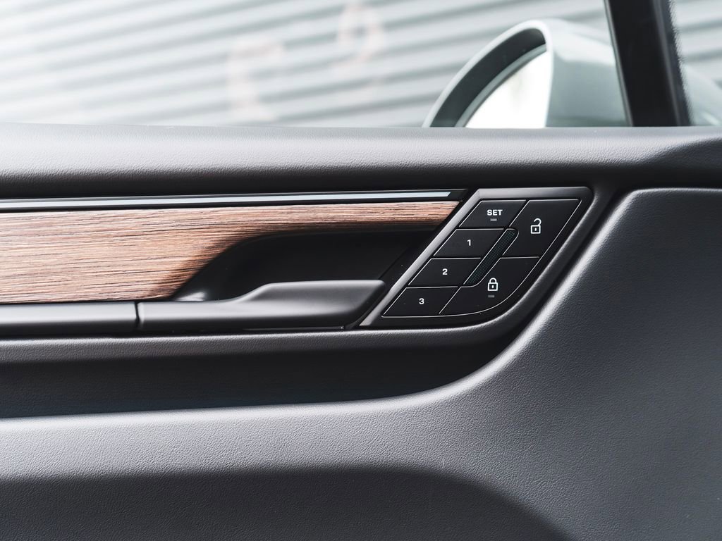 New 2025 Porsche Macan Turbo Electric image 32