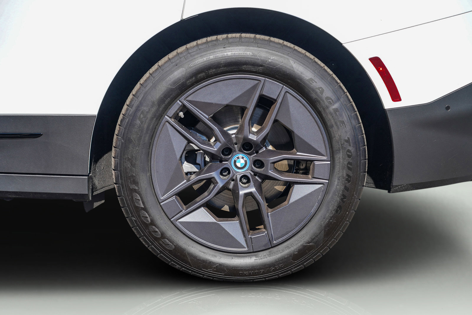 Used 2025 BMW iX xDrive50 image 51