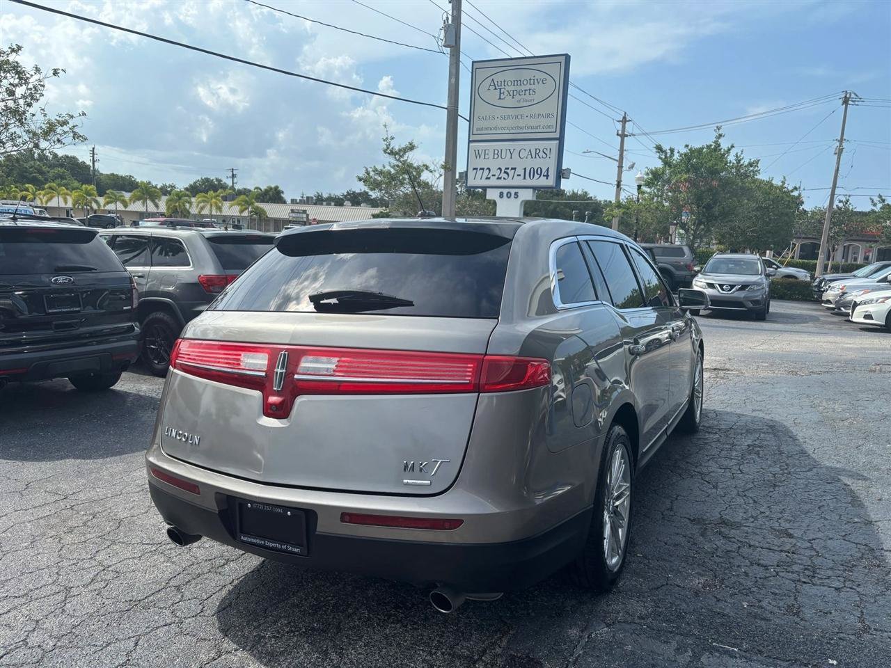 Used 2015 Lincoln MKT AWD w/ Equipment Group 201A image 5