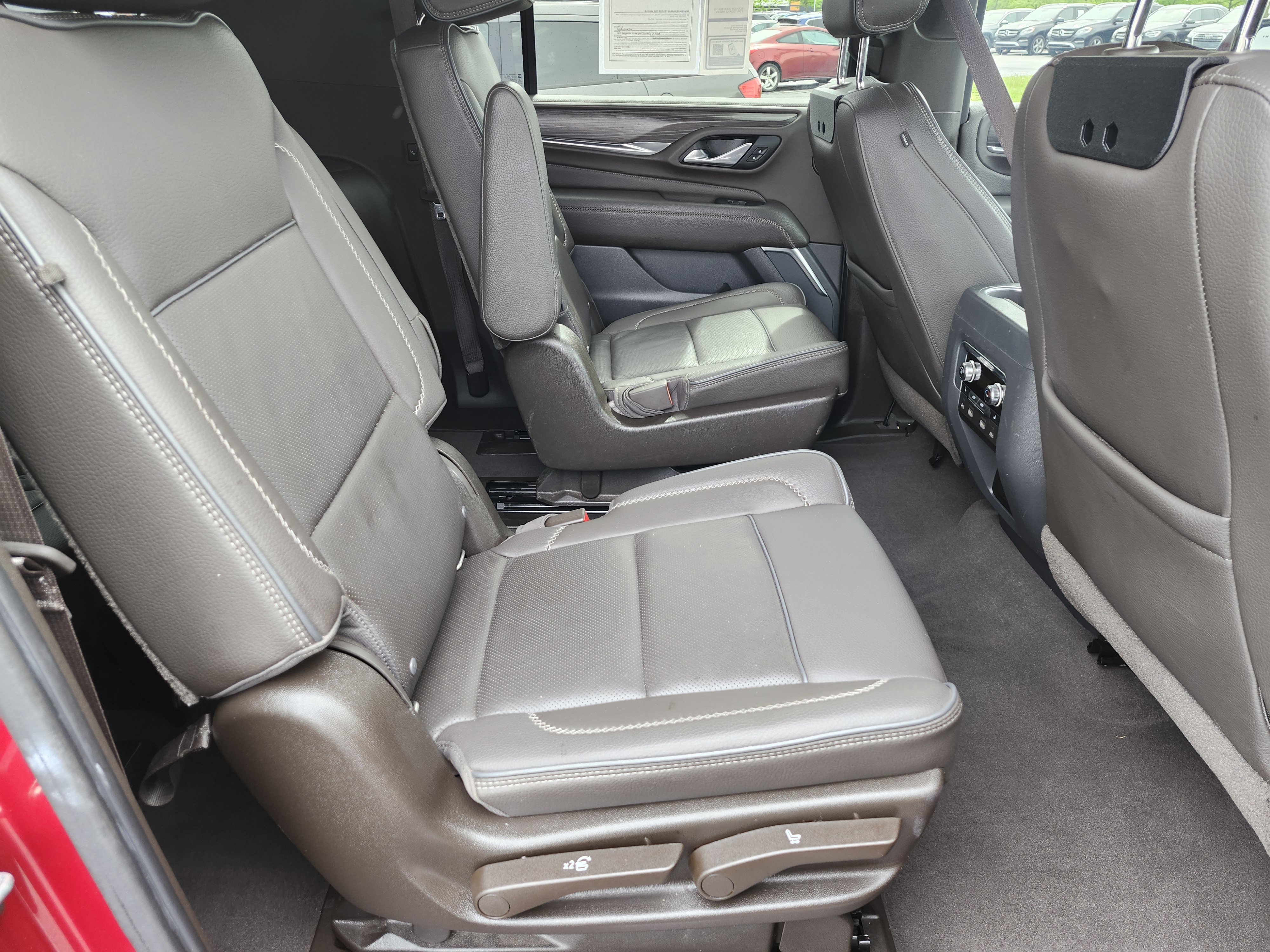 Used 2021 GMC Yukon XL Denali w/ Denali Ultimate Package image 22