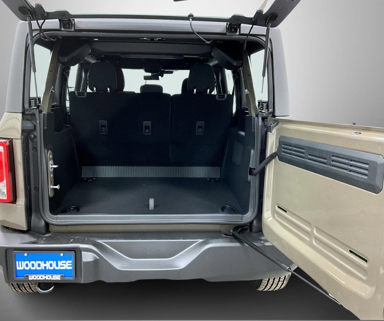 New 2025 Ford Bronco Base image 9