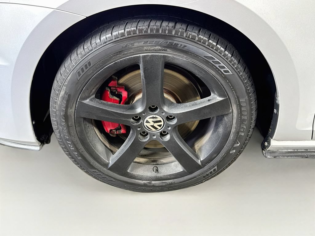 Used 2016 Volkswagen Golf 4-Door FWD image 39