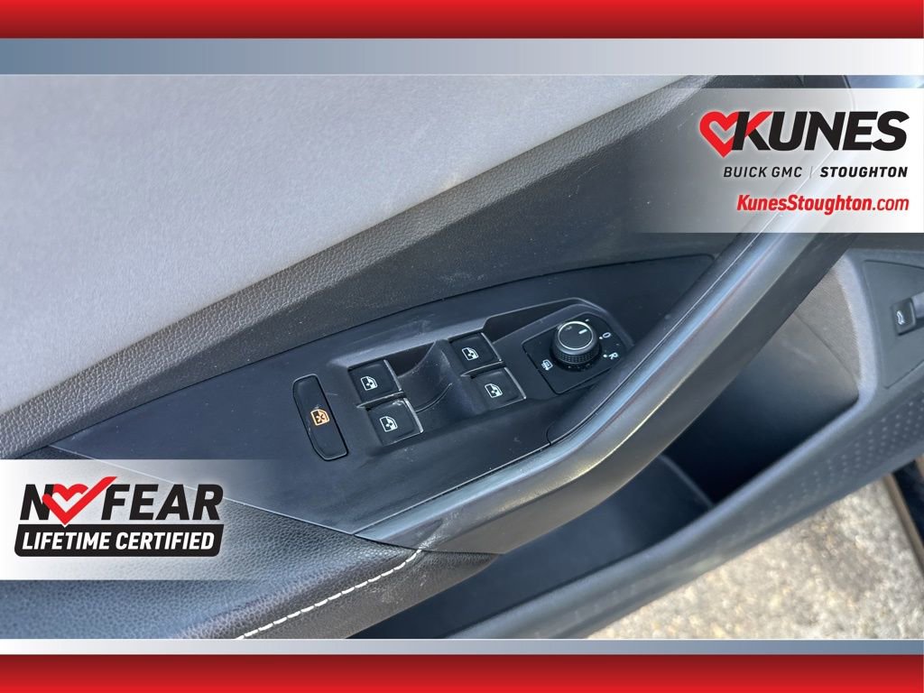 Used 2025 Volkswagen Jetta SE image 20