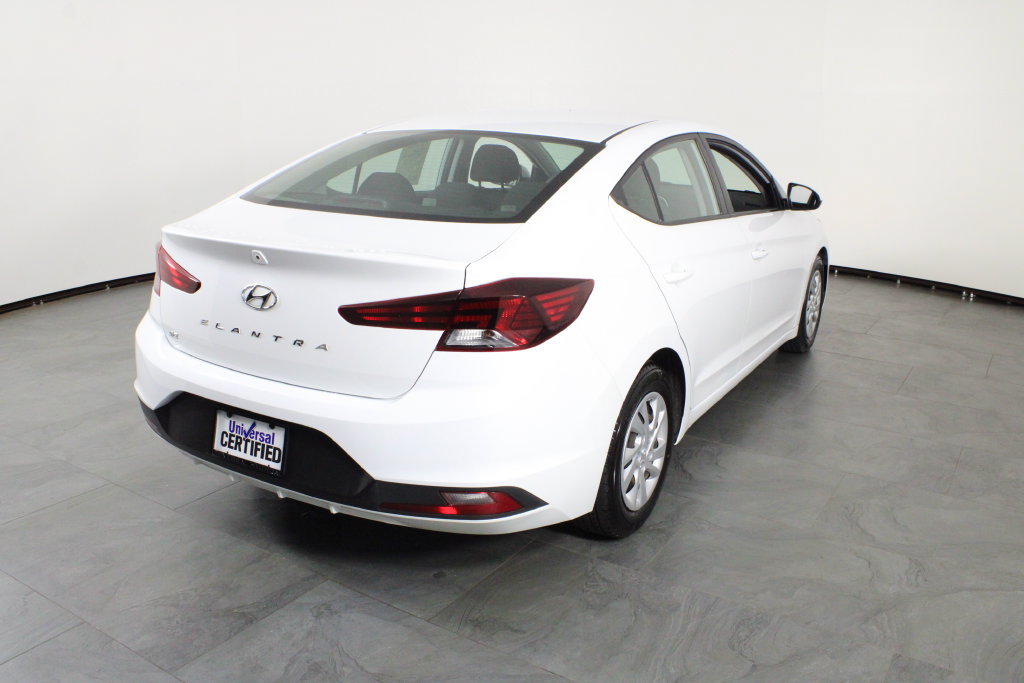 Used 2019 Hyundai Elantra SE w/ Cargo Package FWD image 4