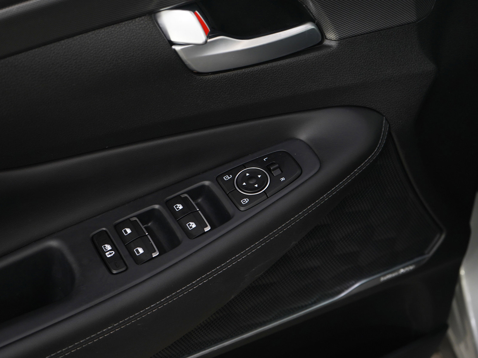 Used 2023 Hyundai Santa Fe SEL Premium w/ Cargo Package image 22