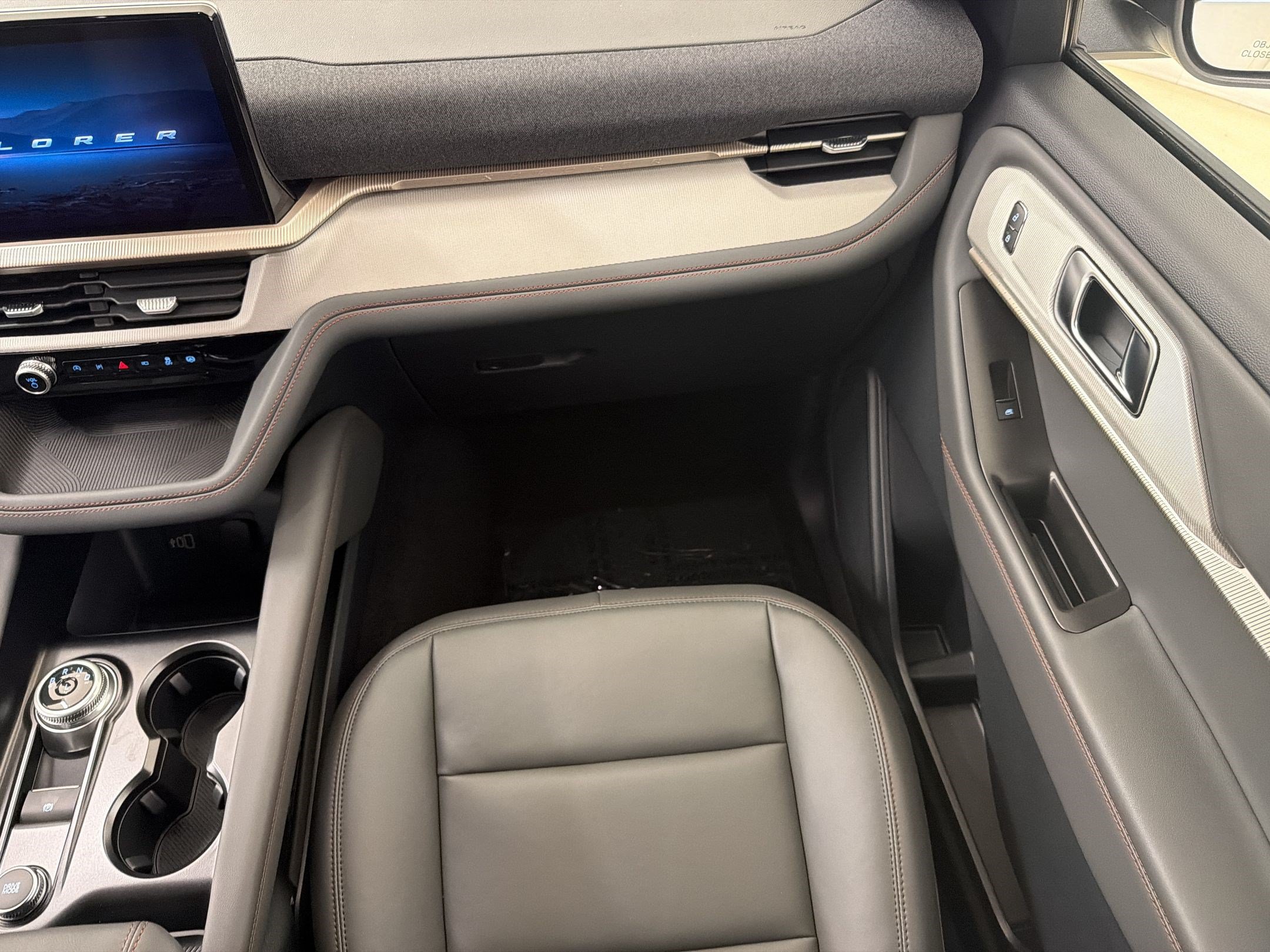 New 2027 Ford Explorer Active w/ Active Comfort Package RWD image 29