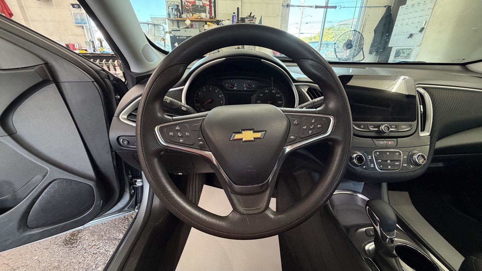 Used 2024 Chevrolet Malibu LT image 15