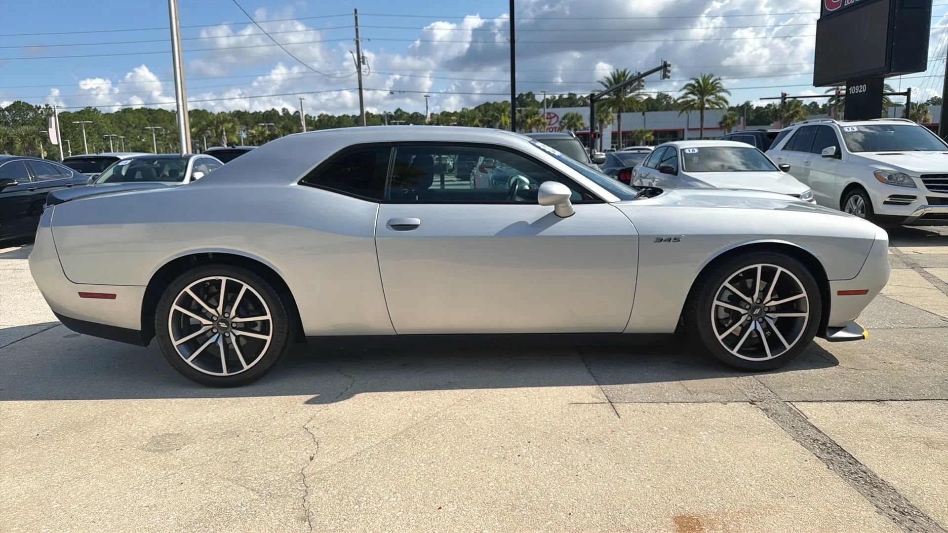 Used 2023 Dodge Challenger R/T RWD image 6