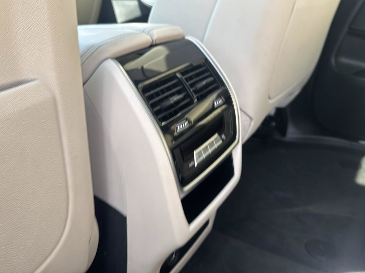 Used 2021 BMW X7 xDrive40i w/ Luxury Seating Package AWD/4WD image 40