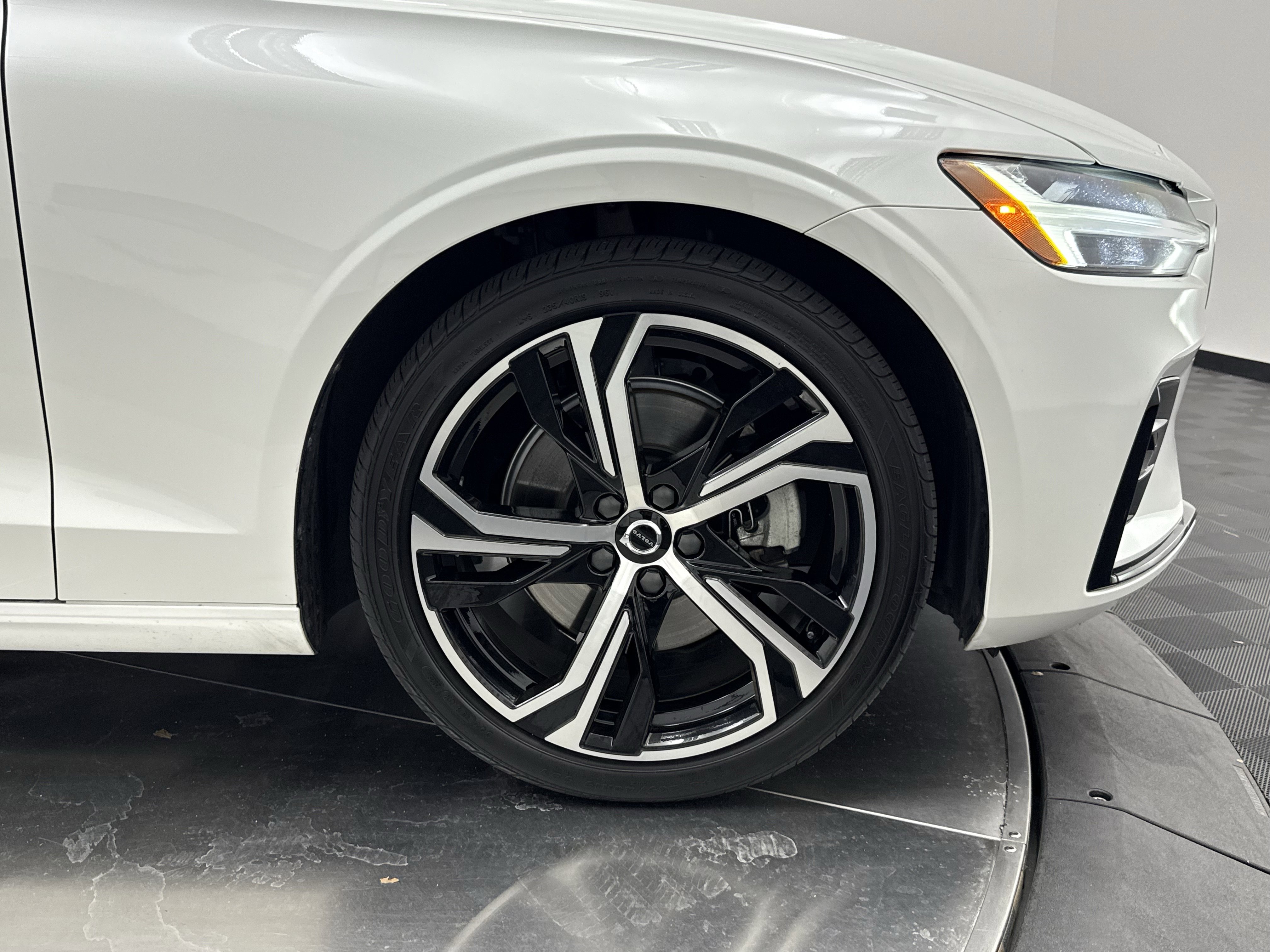 Used 2024 Volvo S60 B5 Core AWD/4WD image 9