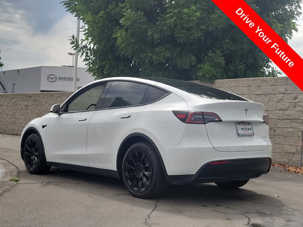 Used 2022 Tesla Model Y Long Range AWD/4WD image 2