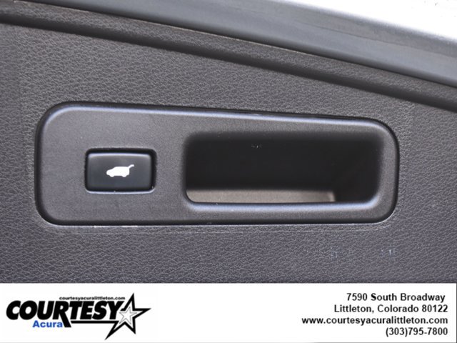 Used 2017 Acura MDX SH-AWD image 25