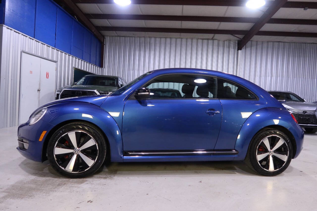 Used 2013 Volkswagen Beetle 2.0T image 1