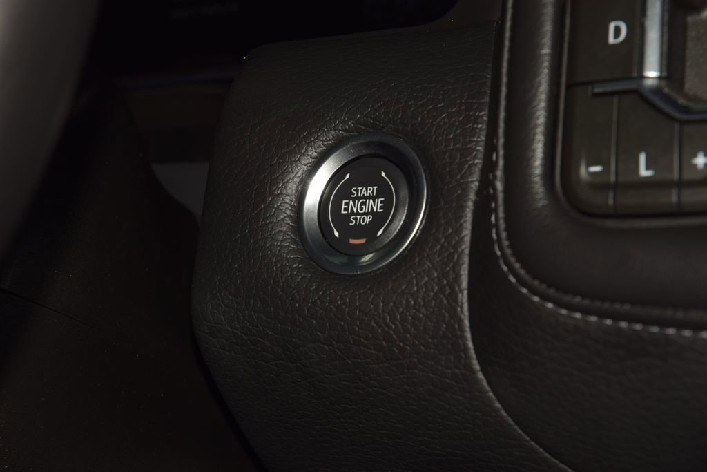 Used 2024 GMC Yukon XL Denali w/ Advanced Technology Package image 35