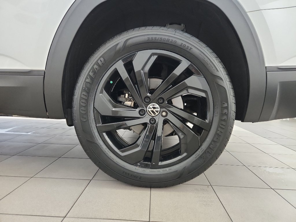 Used 2022 Volkswagen Atlas SE w/ Black Wheel Package FWD image 37