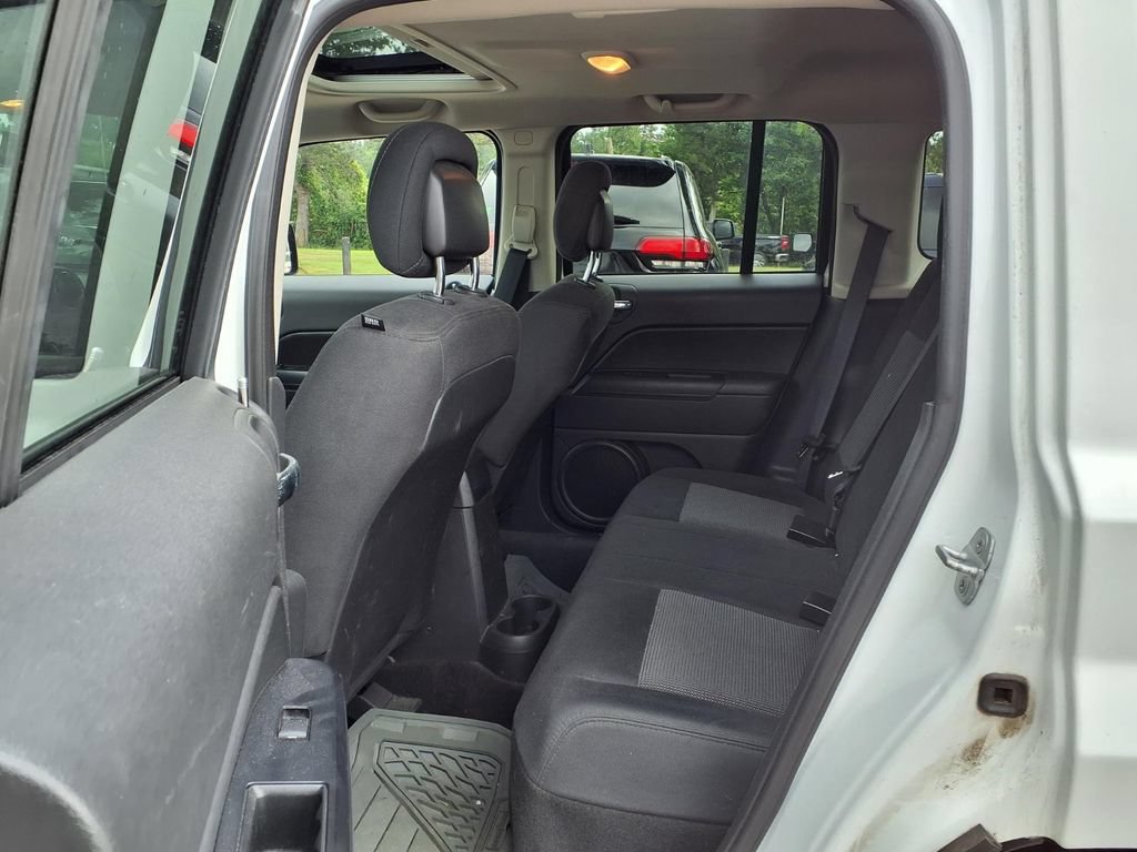 Used 2014 Jeep Patriot Latitude w/ Sun/Sound Group AWD/4WD image 9