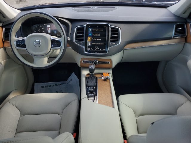 Used 2021 Volvo XC90 T5 Momentum w/ Climate Package FWD image 17