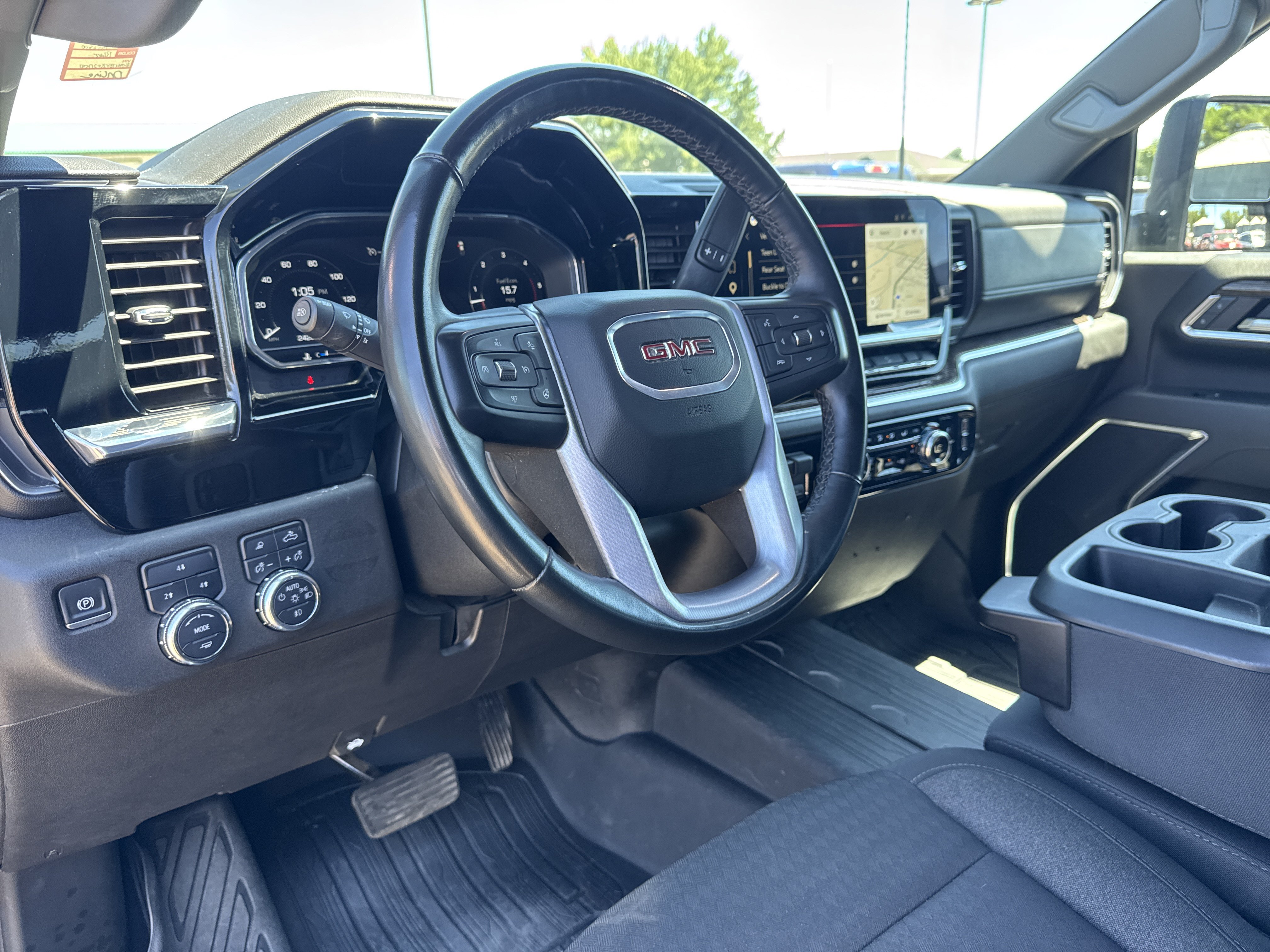Used 2025 GMC Sierra 3500 SLE AWD/4WD image 11