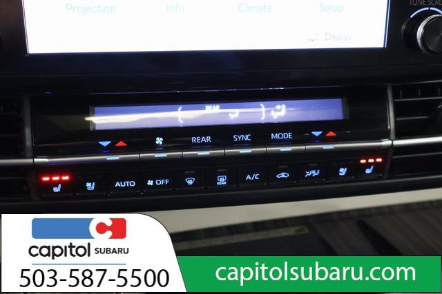 Used 2023 Toyota Sienna Platinum image 23