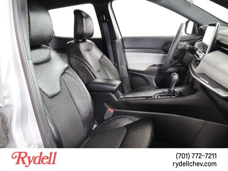 Used 2024 Jeep Compass Latitude image 12