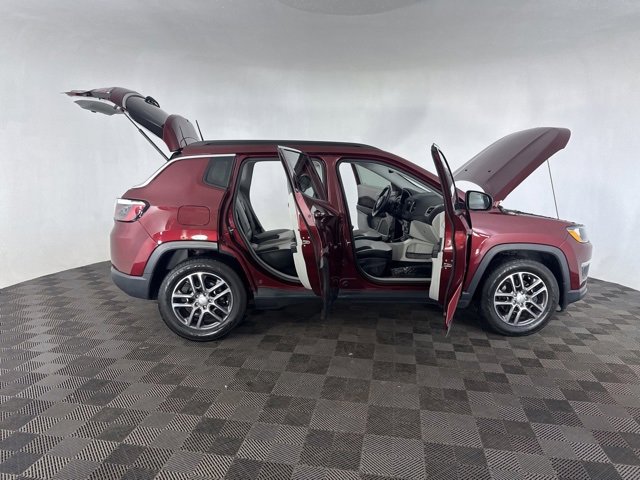 Used 2020 Jeep Compass Latitude image 13