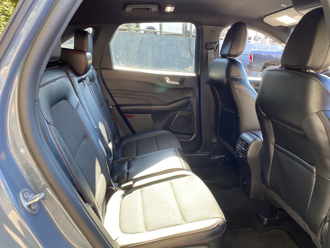 Used 2025 Ford Escape ST-Line Select AWD/4WD image 18