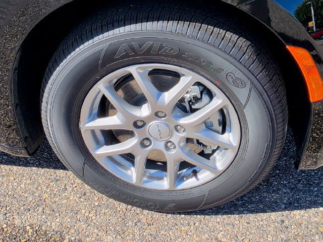 New 2027 Chrysler Pacifica LX FWD image 6