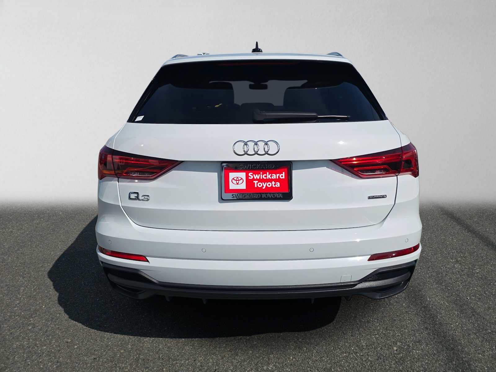 Used 2023 Audi Q3 2.0T Premium Plus w/ Premium Plus Package AWD/4WD image 4