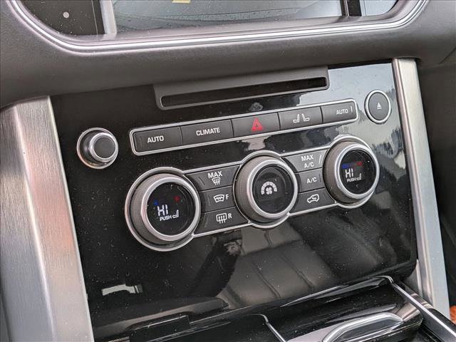 Used 2016 Land Rover Range Rover HSE image 16