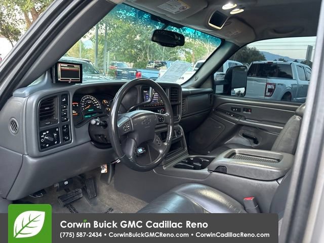 Used 2005 Chevrolet Silverado 2500 LT w/ Heavy-Duty Power Package AWD/4WD image 10