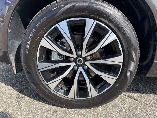 Used 2025 Volvo XC60 B5 Plus AWD/4WD image 10