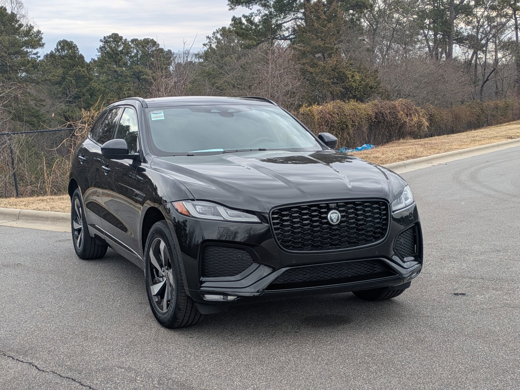 New 2026 Jaguar F-PACE R-Dynamic S image 3