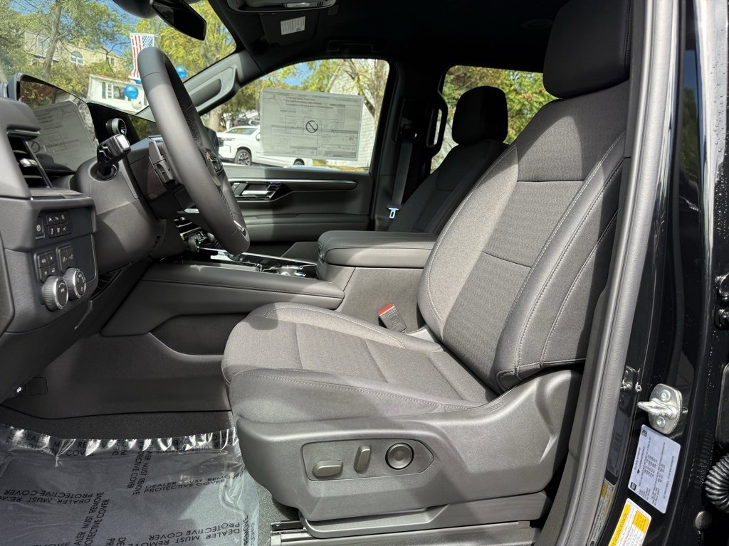 New 2026 Chevrolet Suburban LS image 10