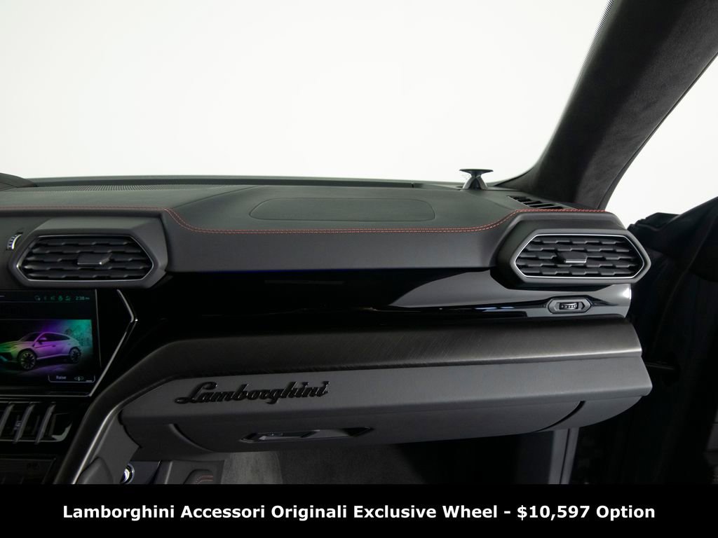 Used 2024 Lamborghini Urus S AWD/4WD image 34