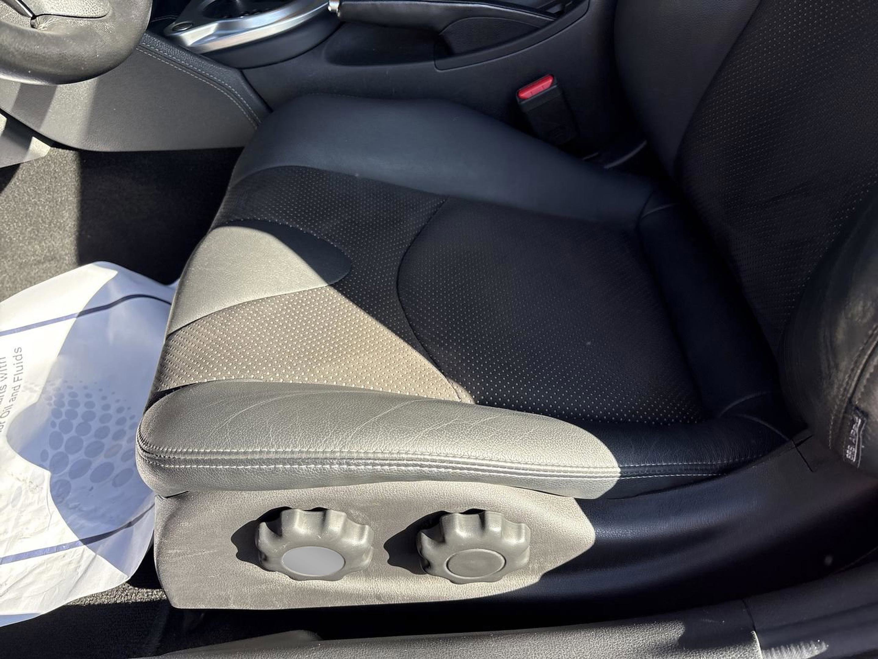 Used 2019 Nissan 370Z Touring Sport image 11