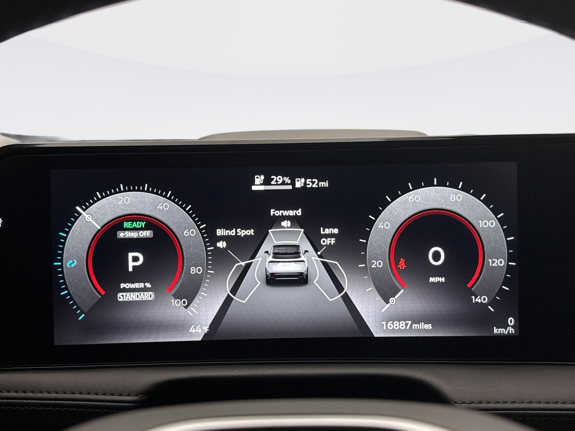 Used 2023 Nissan Ariya AWD image 13