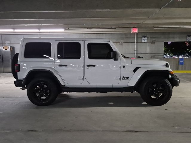 Used 2022 Jeep Wrangler Unlimited Sahara AWD/4WD image 4