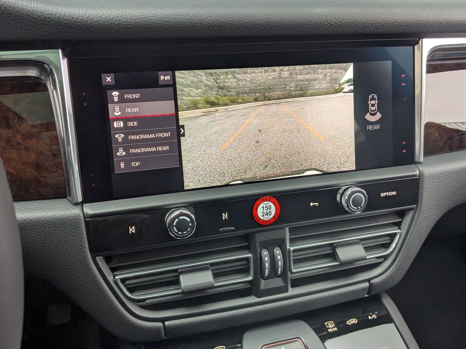 Used 2025 Porsche Macan image 19