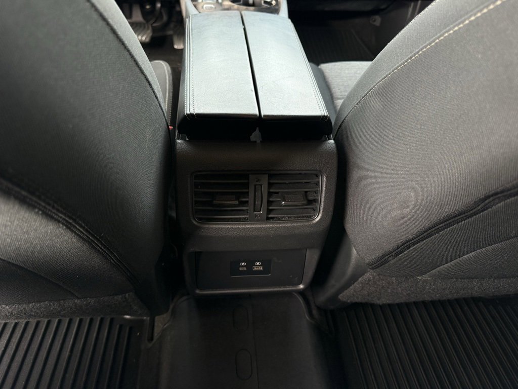 Used 2023 Nissan Rogue SV image 26