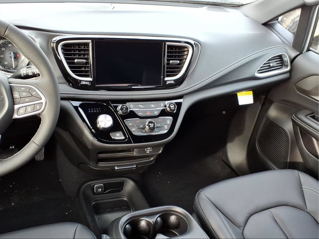New 2026 Chrysler Pacifica Select FWD image 15