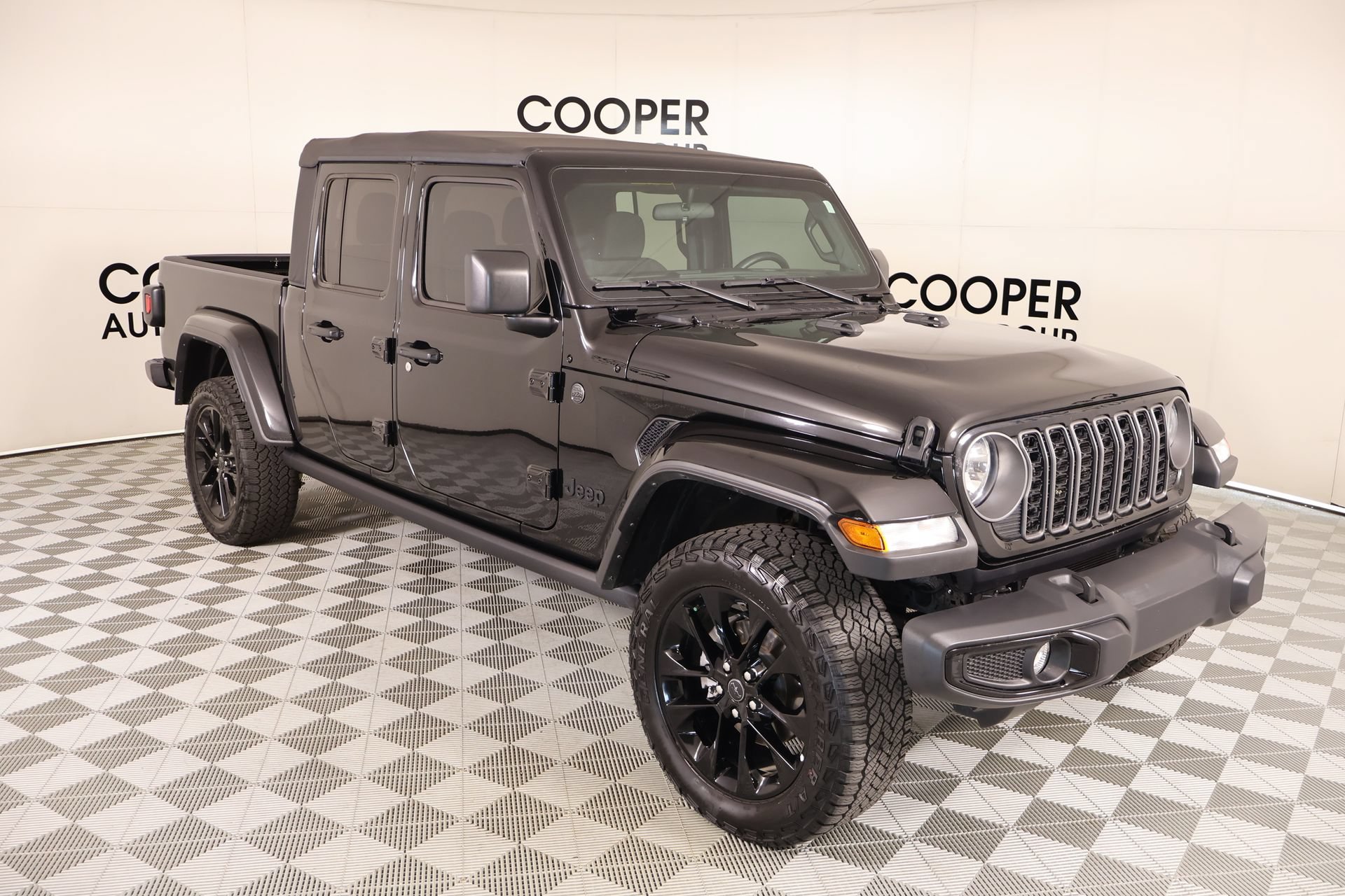 Used 2025 Jeep Gladiator Sport
