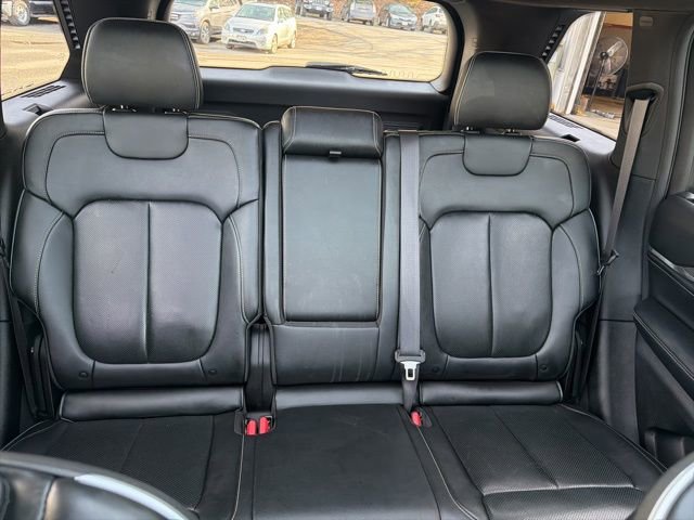 Used 2022 Jeep Grand Cherokee Overland w/ Luxury Tech Group IV image 17