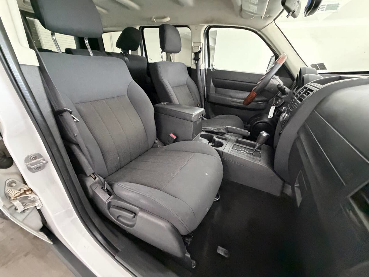 Used 2011 Dodge Nitro SE RWD image 10