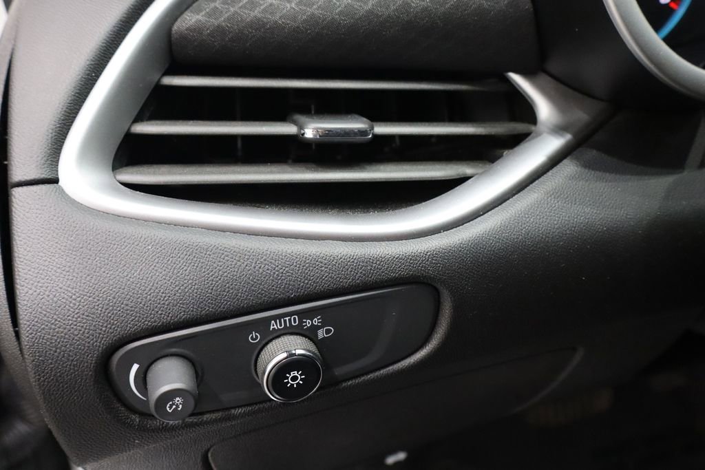 Used 2023 Chevrolet Malibu LT image 18