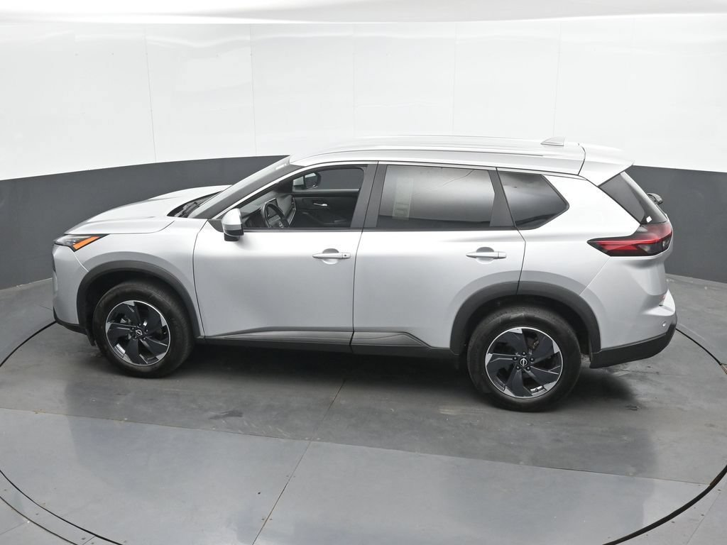 Used 2025 Nissan Rogue SV AWD/4WD image 38