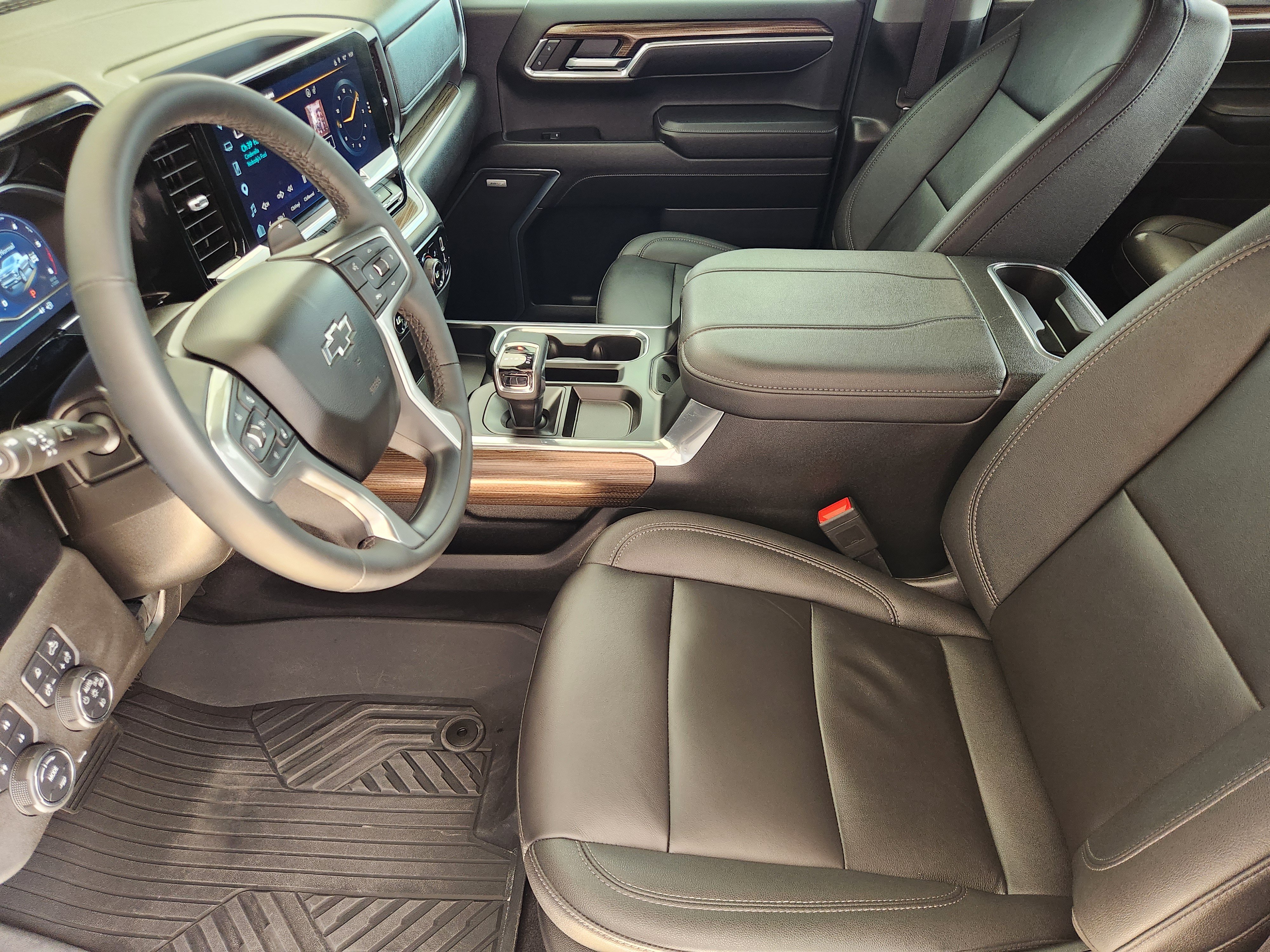 Used 2023 Chevrolet Silverado 1500 RST AWD/4WD image 14