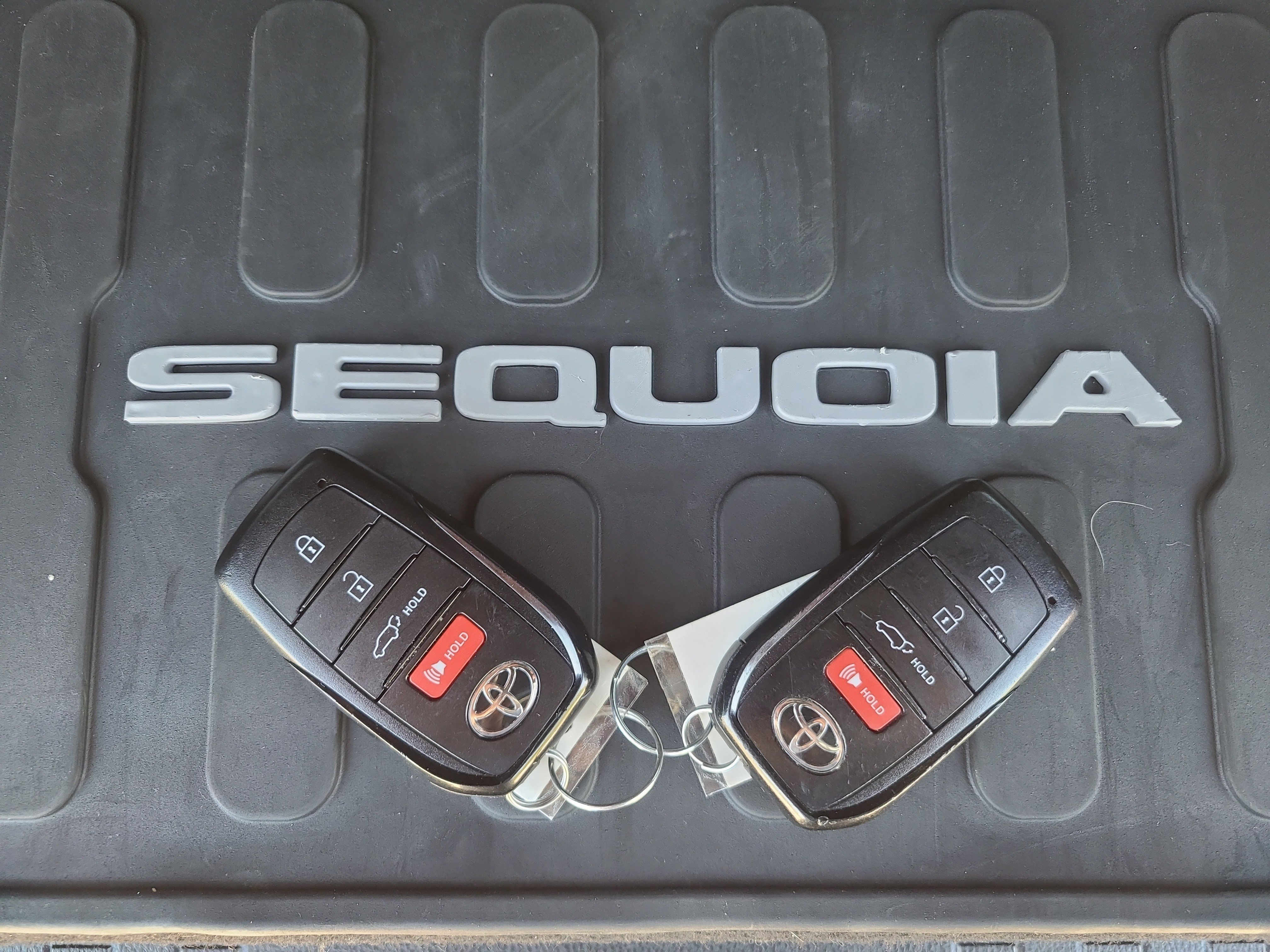 Certified 2025 Toyota Sequoia Platinum AWD/4WD image 31