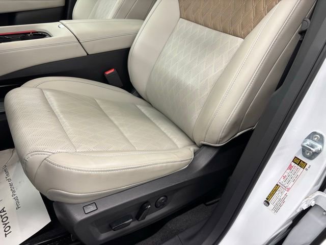 Used 2025 Nissan Murano Platinum w/ Cargo Package image 14