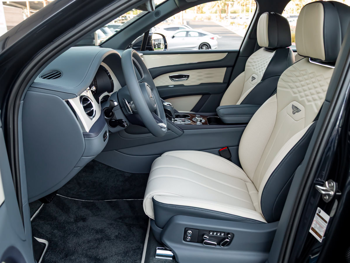 New 2027 Bentley Bentayga AWD/4WD image 2