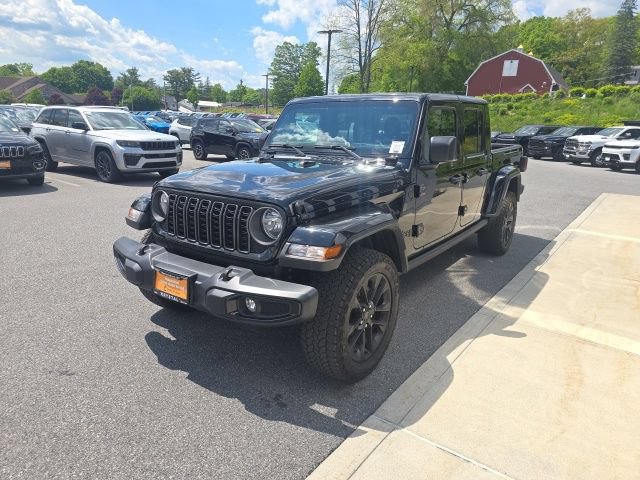Used 2025 Jeep Gladiator Sport AWD/4WD image 3